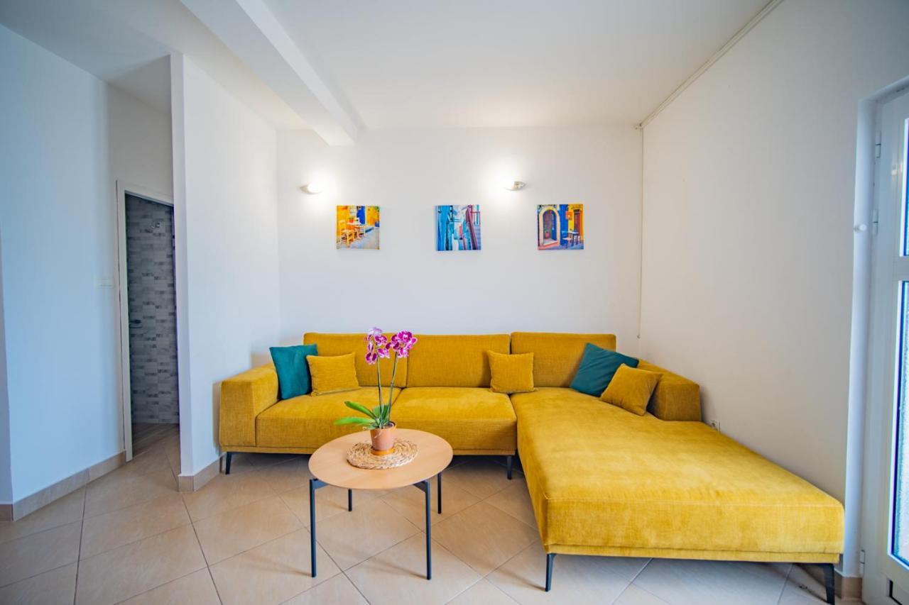 Apartments Novo Mulo Тиват Екстериор снимка