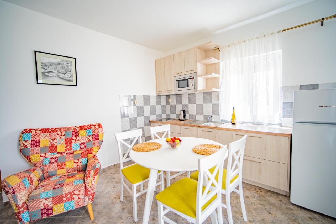 Apartments Novo Mulo Тиват Екстериор снимка