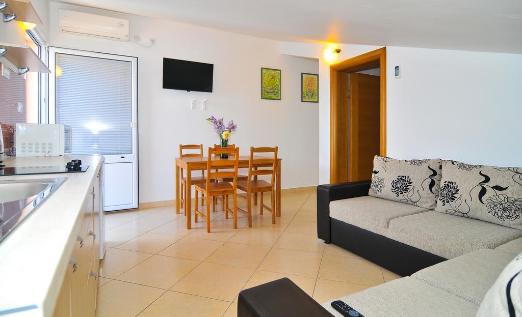 Apartments Novo Mulo Тиват Екстериор снимка
